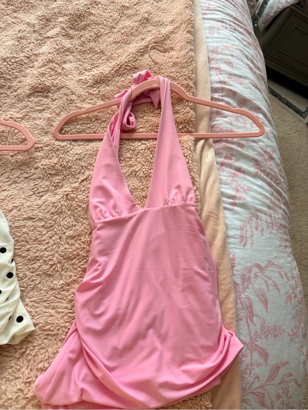 Aritzia Pink Halter Tank Top - Picture 1 of 2